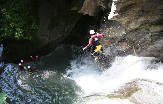 canyoning-auerklamm-tour-sautens-springen
