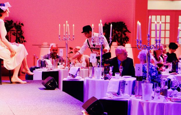 moerder-dinner-hainfeld-candle