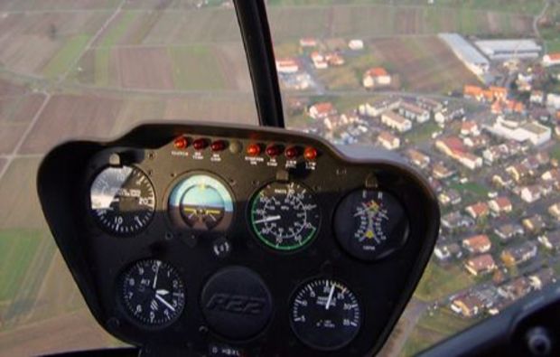 hubschrauber-rundflug-stuttgart-cockpit