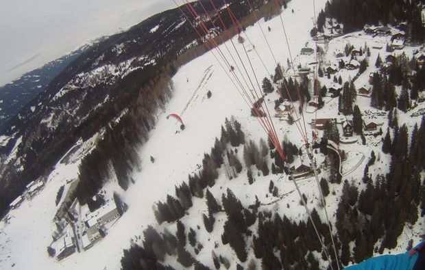 gleitschirm-winter-tandemflug-15-minuten-fliegen-im-winter
