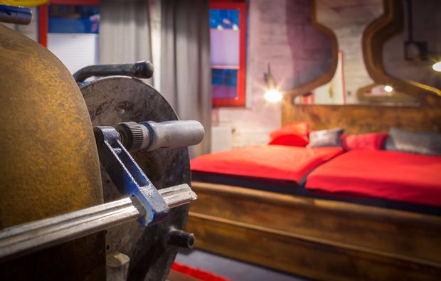 aussergewoehnlich-uebernachten-leoben-schienenzimmer