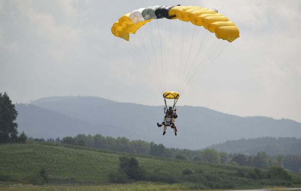 fallschirm-tandemsprung-arnbruck-landung-x