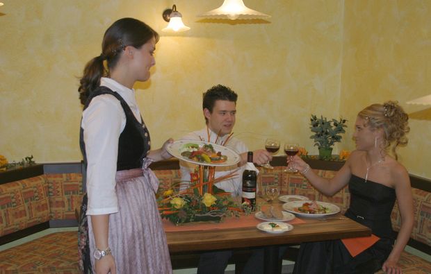 kuschelwochenende-loewenstein-hoesslinsuelz-dinner