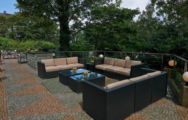 staedtereise-duesseldorf-hotel-terrasse