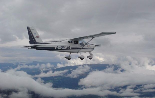 flugzeug-rundflug-ueber-die-fraenkische-seenplatte-wolken