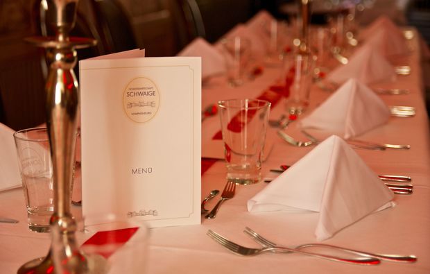 erlebnisrestaurant-muenchen-sissi-dinner-tafel