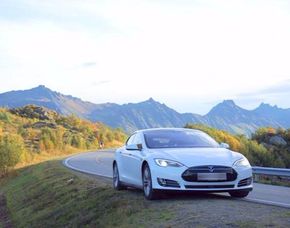Tesla Fahren In Klagenfurt Als Geschenkidee Mydays