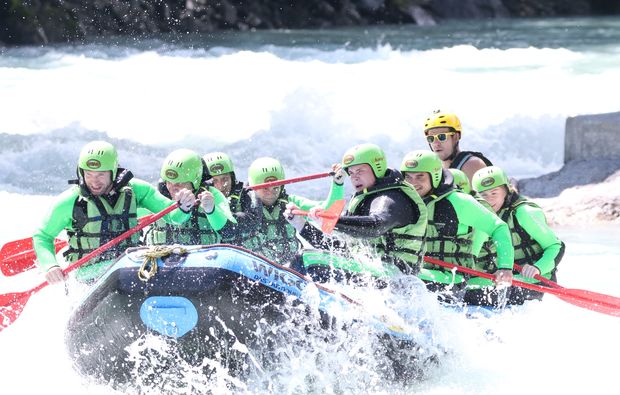 rafting-wochenende-inkl-1-uebernachtung-haiming-auf-dem-fluss