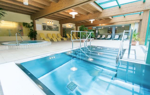wellnesshotels-bad-kleinkirchheim-pool