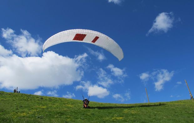 gleitschirm-tandemflug-silbertal-sommer