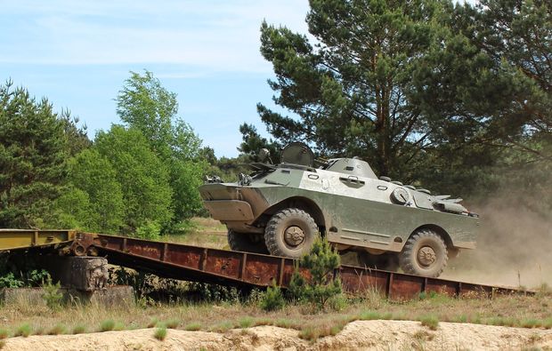 panzer-selber-fahren-mahlwinkel-offroad