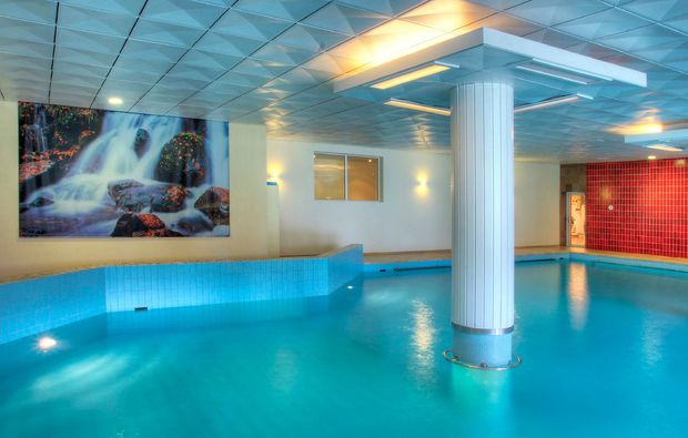 wellness-wochenende-davos-pool