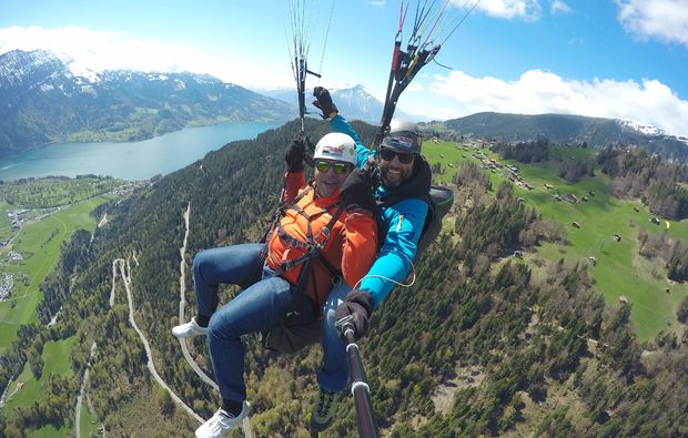 tandem-paragliding-interlaken-sommer-flug