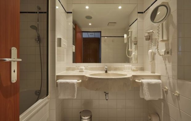 romantikwochenende-kassel-hotelbadezimmer
