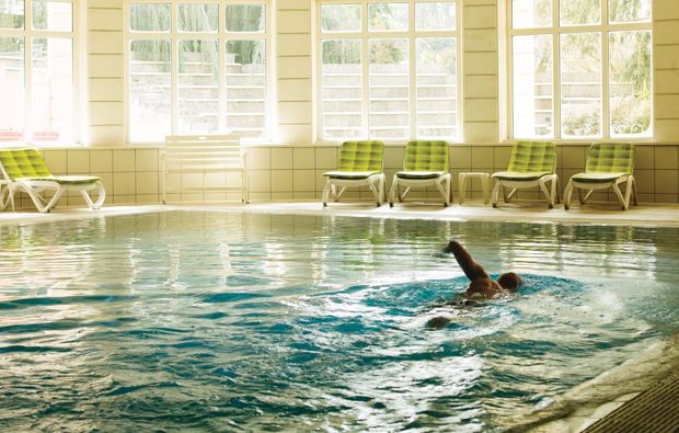wellness-wochenende-levico-terme-schwimmbad