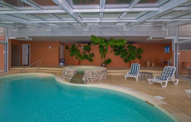 romantikwochenende-cademario-pool