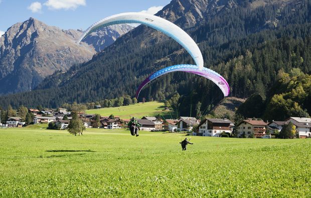 tandem-paragliding-klosters-berge