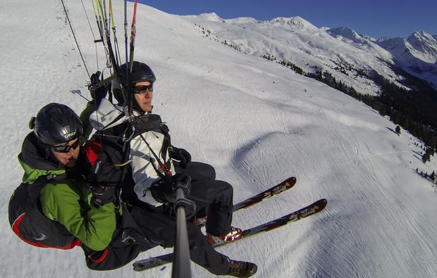 davos-paragliding-ski