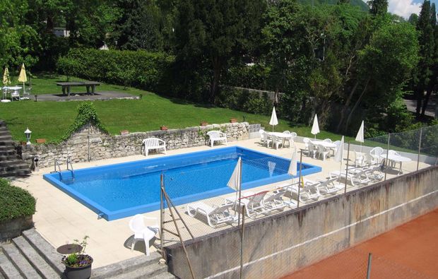 romantikwochenende-neuenstadt-pool