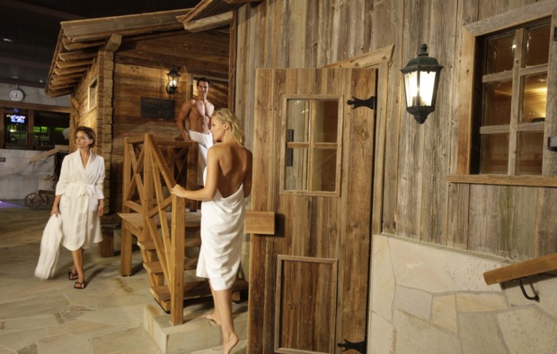 leukerbad-wellnesshotel-saunalandschaft
