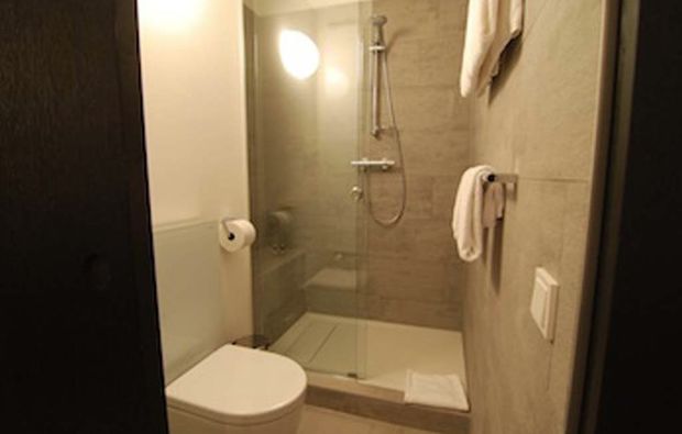 staedtereise-maastricht-dusche