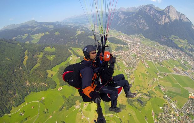 klosters-tandem-paragliding