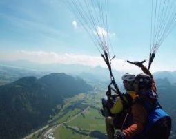 Gleitschirm-Tandemflug von den Gipfeln der Allgäuer Berge von den Gipfeln der Allgäuer Berge - ca. 90-120 Minuten