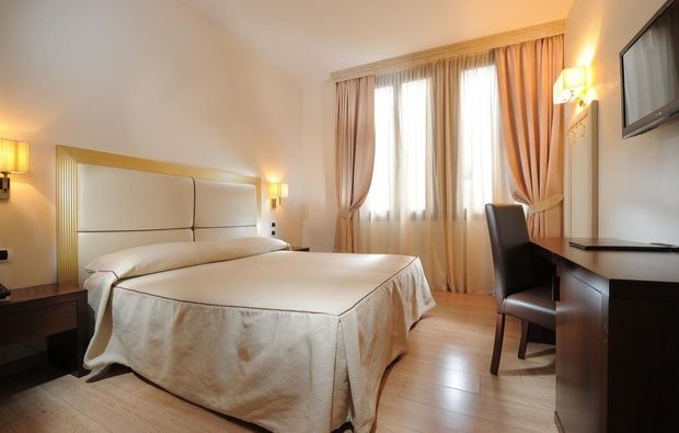 erlebnisreisen-venedig-zimmer