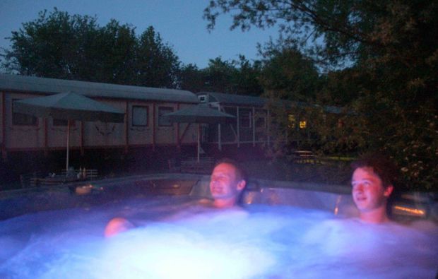 aussergewoehnlich-uebernachten-ratzeburg-pool