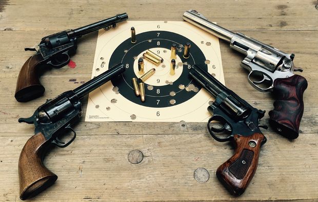 karlsruhe-schiesstraining-revolver