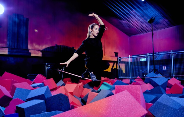 funsport-trampolin-duisburg-gleichgewicht