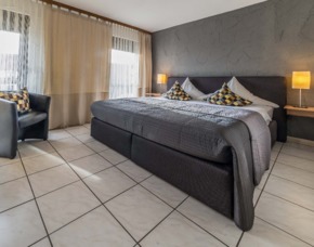 Vier N�chte Gemeinsamzeit