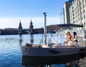 Ca. 2 Stunden (reine Erlebnisdauer ca. 1,5 Stunden) Romantische Bootstour Berlin