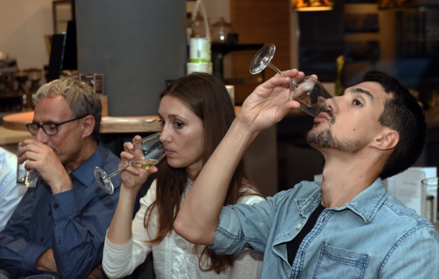 wein-kaese-karlsruhe-geschmacksprobe