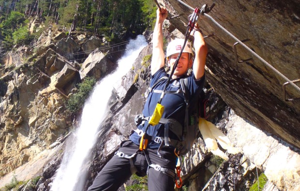 klettersteig-in-sautens-klettern