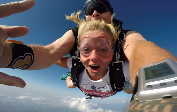 fallschirm-tandemsprung-neusitz-adrenalin