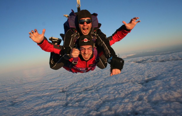 fallschirm-tandemsprung-neusitz-fall