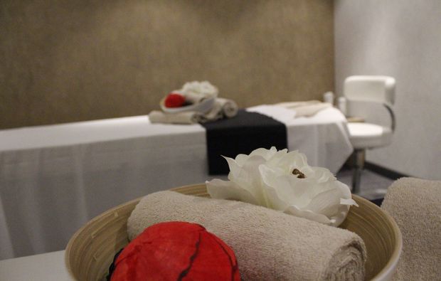 wellness-fuer-frauen-hamburg-gesichtsbehandlung