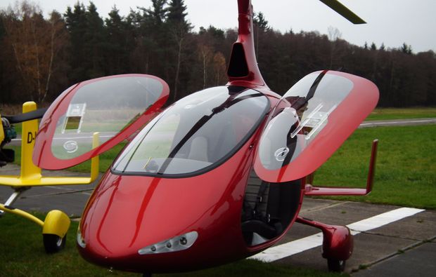 tragschrauber-rundflug-weiden-in-der-oberpfalz-gyrocopter-rot