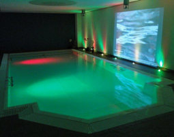 Spa Oasen / Konzert in Badehose Unterwasserkonzert im Pool, Sauna und Poolbenutzung