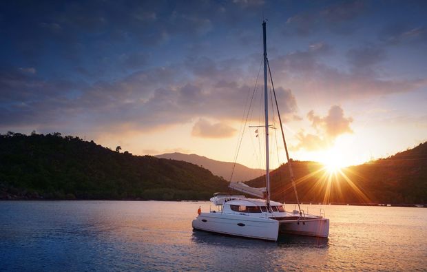 erlebnisreise-palma-de-mallorca-katamaran