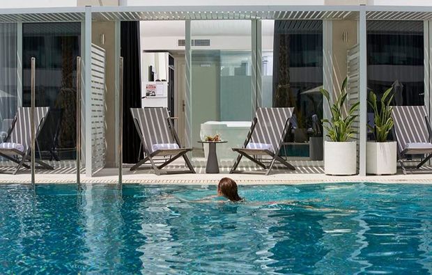 erlebnisreisen-palma-de-mallorca-pool2