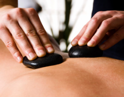 Hot Stone Massage Chemnitz - Hot Stone Massage: Ganzkörpermassage indianischen Ursprungs