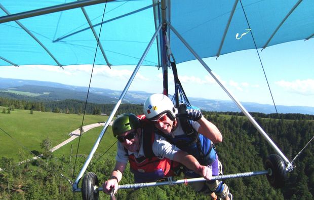 gleitschirm-tandemflug-waldkirch-freizeit