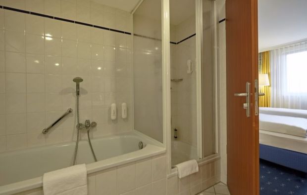 therme-kassel-dusche