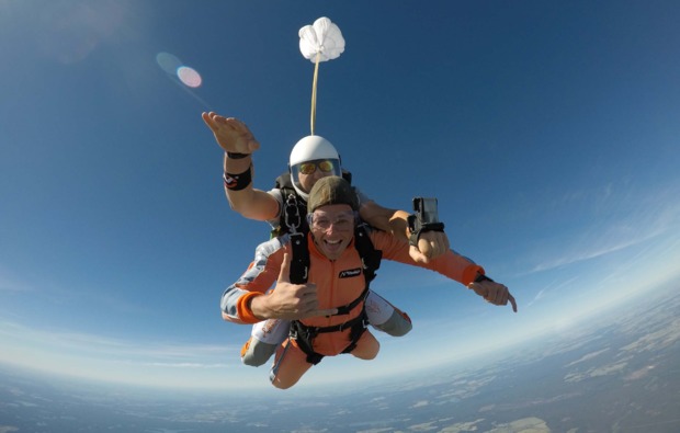 fallschirmsprung-kurs-gransee-erlebnis