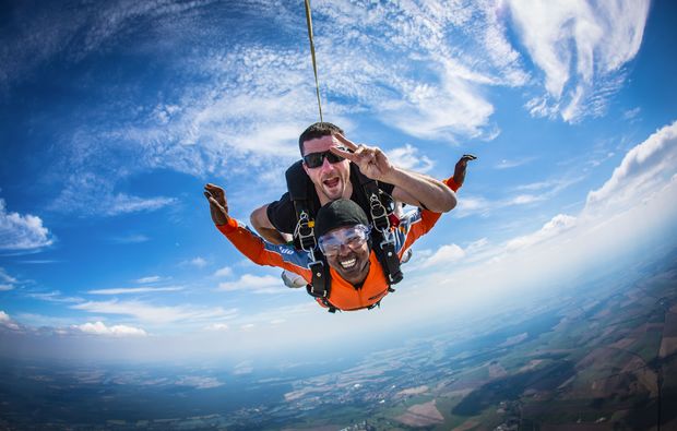 fallschirmsprung-kurs-gransee-fallschirm