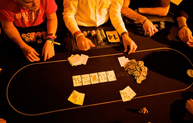 poker-lernen-aufbaukurs-koeln-blatt