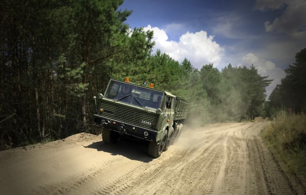 truck-fahren-mahlwinkel-tatra