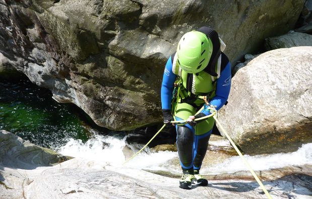 canyoning-tour-reutte-klettern